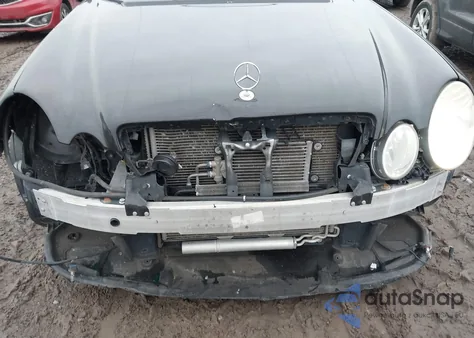 2008 Mercedes-Benz E 550 z USA, uszkodzony, nr VIN WDBUF72XX8B228346